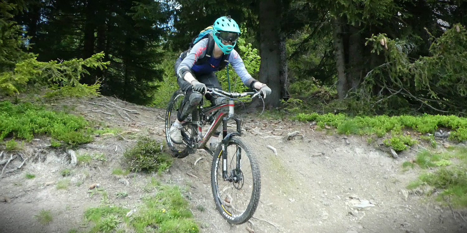 women's mountain biking clothes