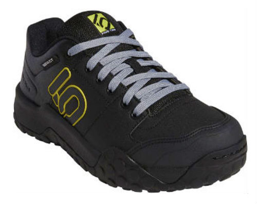 Downhill Mountain Bike Gear - shoes