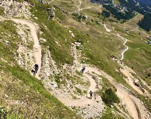 Health benefits of mountain biking 1 - downhill trail