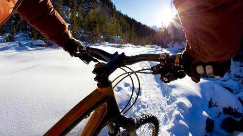 Winter mountain bike hacks - bike in snow